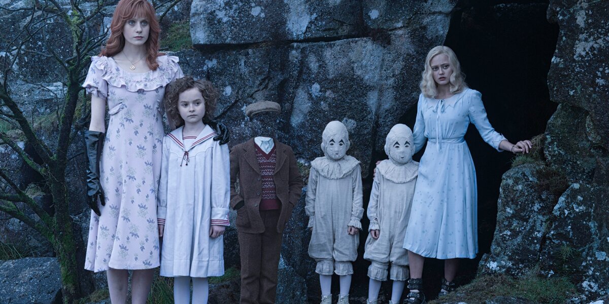 Tim Burton Productions - Miss Peregrine's Home for Peculiar Children - 2 D